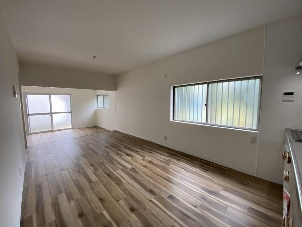 【居間・リビング】 | 垂水区歌敷山4丁目　中古戸建