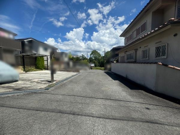 橋本市城山台1丁目　中古戸建の前面道路含む現地写真