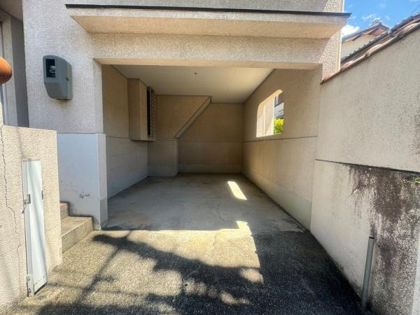 橋本市城山台1丁目　中古戸建の駐車場