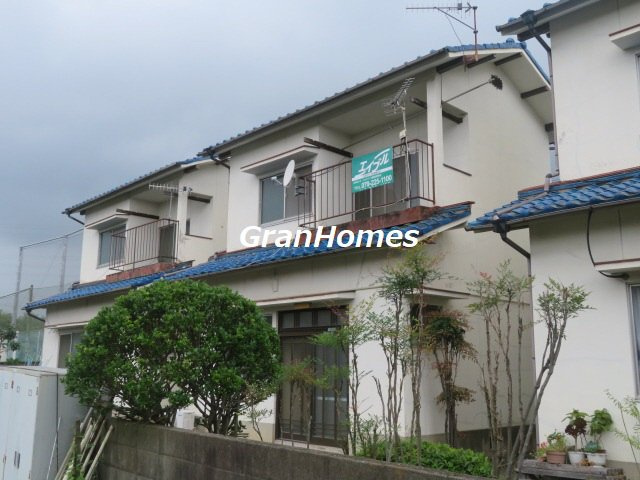 西今宿橋本貸家の外観