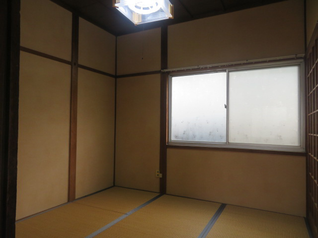 西今宿橋本貸家の居間・リビング