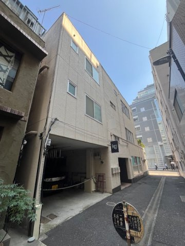 川島ビルの外観