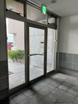 【エントランス】 | C&Cレジデンス