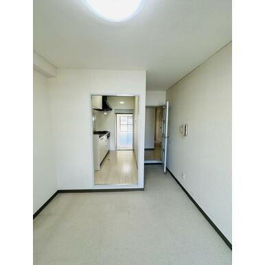 熊本市中央区九品寺１丁目の賃貸マンションの居間・リビング