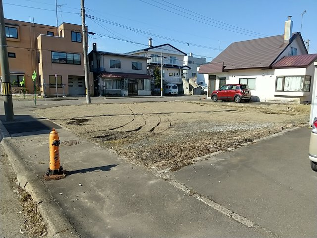 大町6丁目　売土地の前面道路含む現地写真