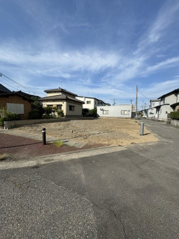 中央区南長潟　新築戸建の前面道路含む現地写真