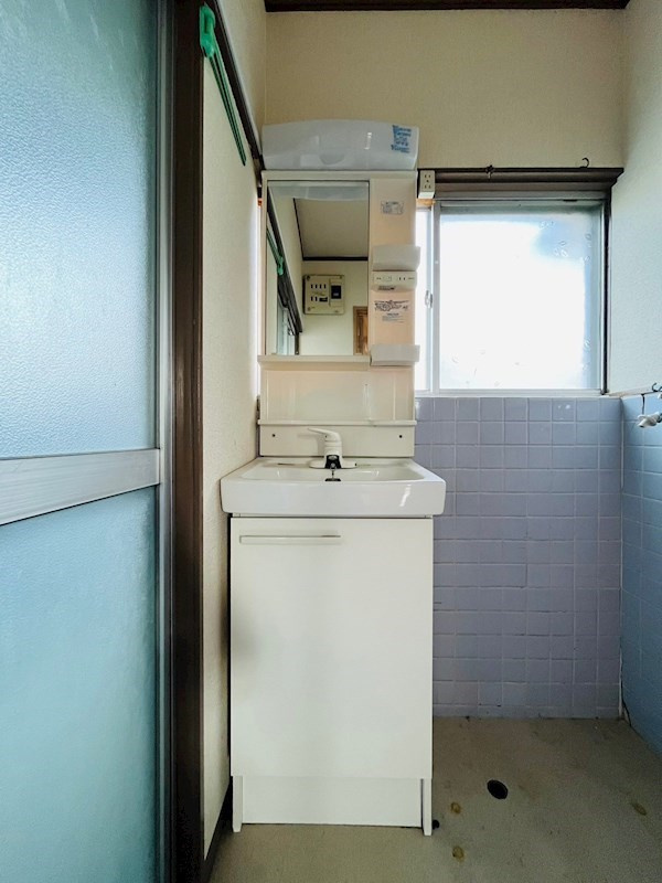 熊本市北区打越町の一戸建ての独立洗面台