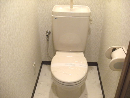 フローラルセゾン春木のトイレ|落ち着いた色調のトイレです