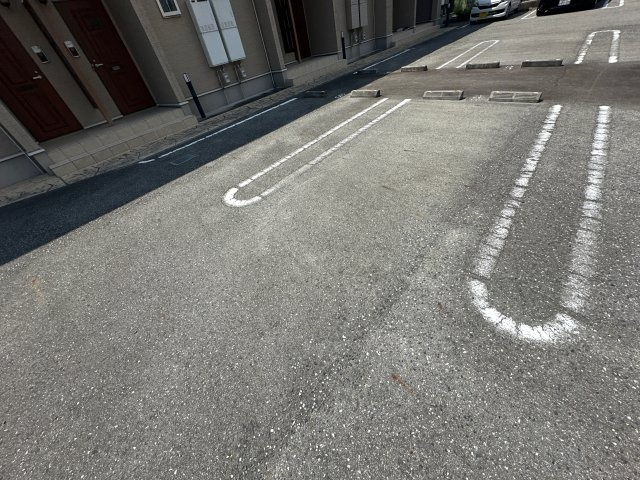 グレイス高山の駐車場