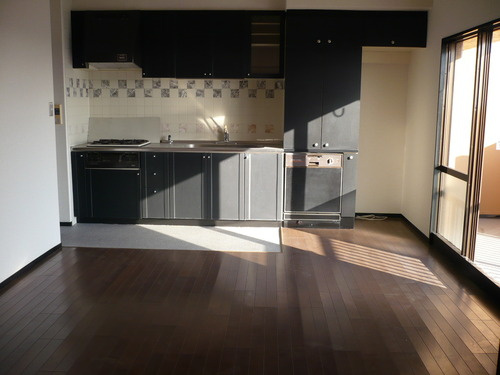 ライオンズマンション植田ヒルズ（イーストタワー）の居間・リビング