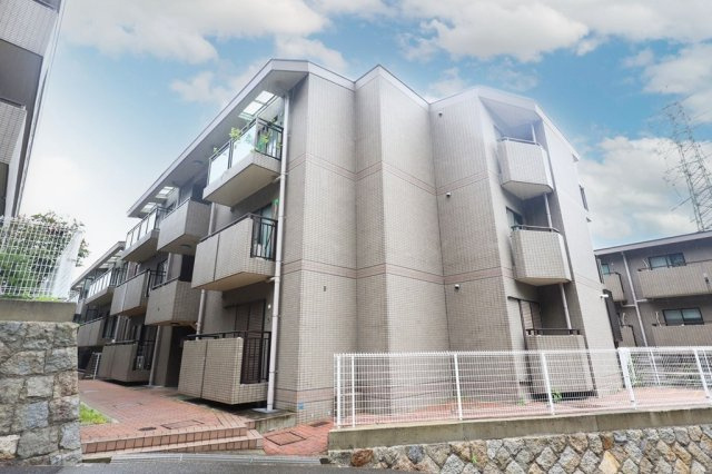 ディオレ新神戸D棟の外観|きれいな外観です