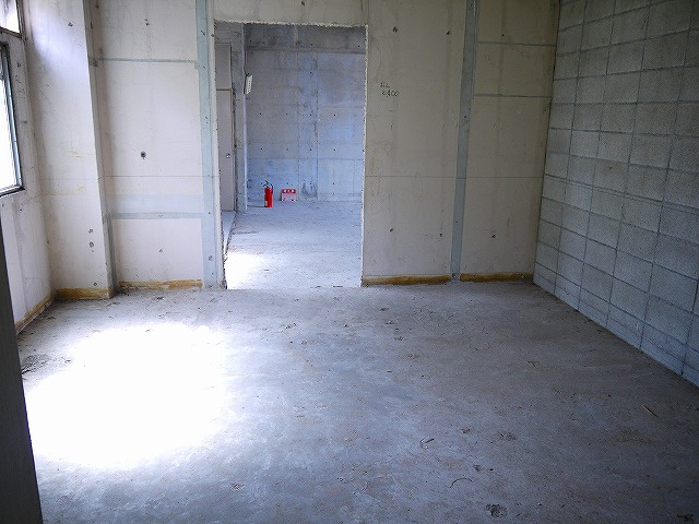 平城駅前三和マンション(店舗)の内装