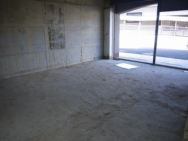 平城駅前三和マンション(店舗)の内装