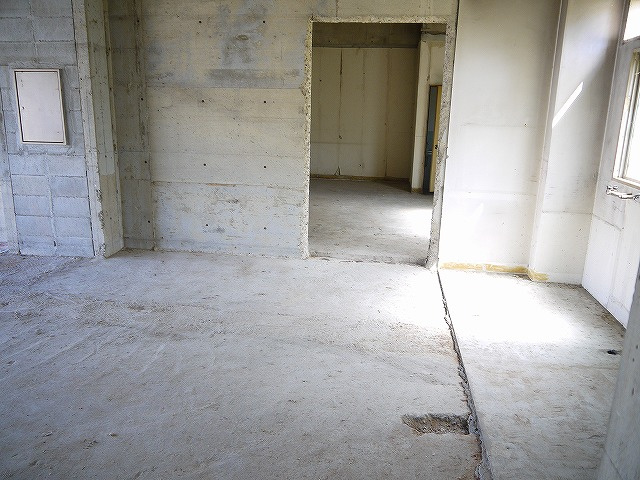 平城駅前三和マンション(店舗)の内装