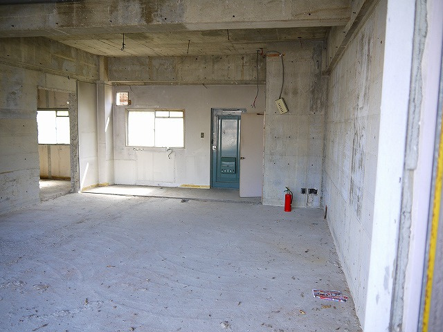 平城駅前三和マンション(店舗)の内装