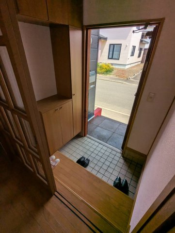 文苑4丁目37-21貸家の玄関