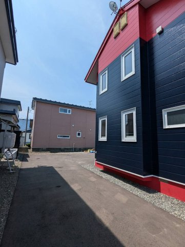 文苑4丁目37-21貸家の駐車場