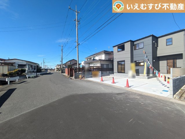 Livele Garden.S　行田矢場第3の前面道路含む現地写真|充分な広さの前面道路
間口が広くお車の出し入れも問題なく行えるスペースが確保されています♪