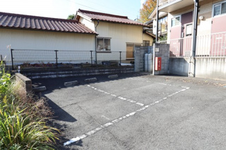 【駐車場】