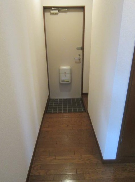 武蔵野荘の玄関
