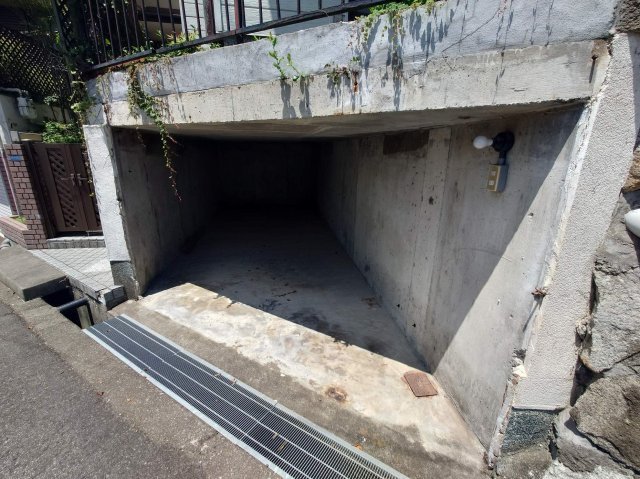【駐車場】 | 花山台戸建て | 花山台戸建て(Good Home)