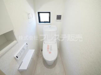 【トイレ】 | 現地写真（１号地１階トイレ）温水洗浄便座を標準装備！