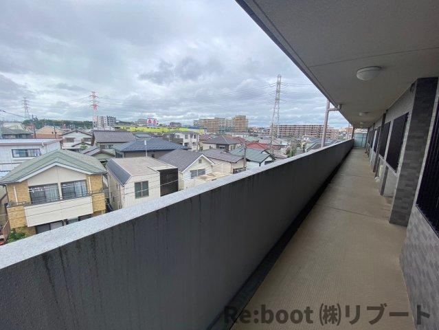 フレラヴィーヌ北本町のバルコニー