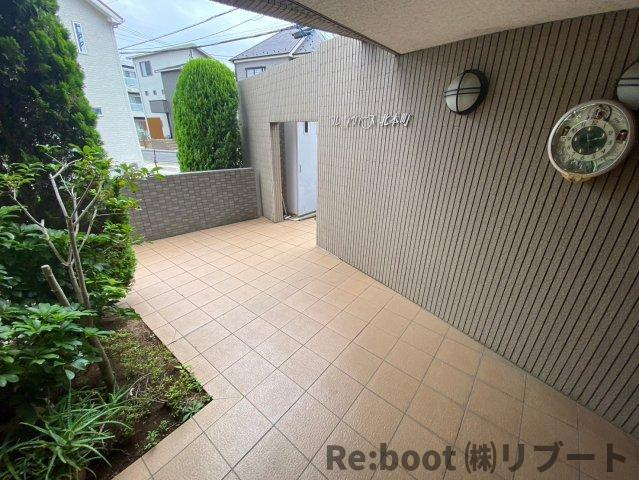 フレラヴィーヌ北本町のロビー