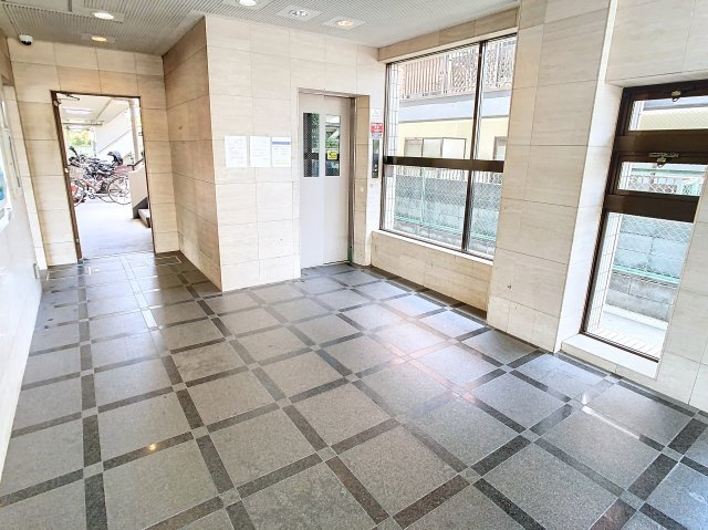 ディアコート昴のエントランス