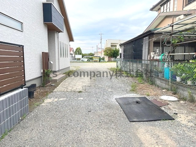 ■高座郡寒川町一之宮一丁目　売地　１区画　の外観|敷地から通路を出ると前面道路に繋がります◇