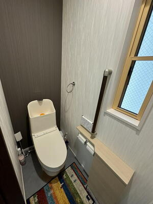 藤田町4丁目　中古一戸建てのトイレ|トイレ　温水洗浄便座■物件内覧・資金計画相談・住宅ローン相談、リフォーム相談、お問合せ受付中■
※当日・翌日のご内覧、ご相談はお電話でのお問合せがスムーズです！