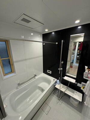 藤田町4丁目　中古一戸建ての浴室|浴室　窓付き■物件内覧・資金計画相談・住宅ローン相談、リフォーム相談、お問合せ受付中■
※当日・翌日のご内覧、ご相談はお電話でのお問合せがスムーズです！