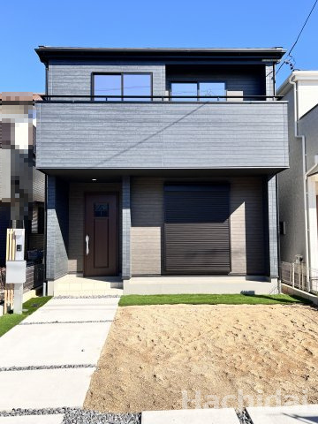 高浜市屋敷町新築戸建　１号棟の外観|外壁はダークネイビー色、シックで落ち着いた印象です
