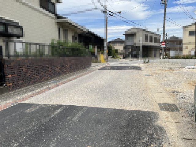 高浜市屋敷町新築戸建　１号棟の前面道路含む現地写真
