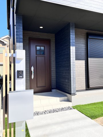 高浜市屋敷町新築戸建　１号棟のエントランス