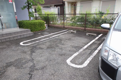 【駐車場】 | 吹上富士見カスミビル | 敷地内駐車場1台無料