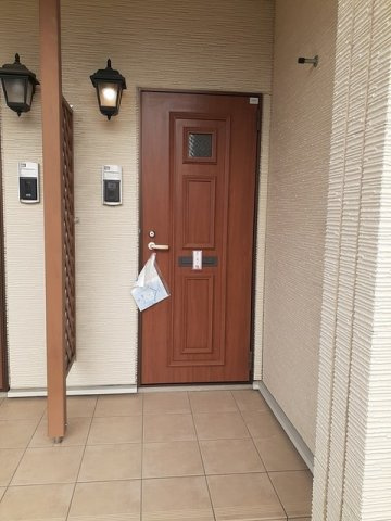 プリムローズⅠのエントランス|落ち着いたエントランスです