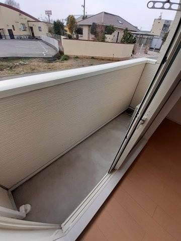 プリムローズⅠのバルコニー|外からの目が気にならないバルコニーで洗濯物が干せます