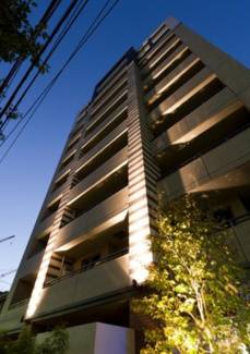 【外観】 | 総戸数38戸、平成23年8月築、管理人は巡回勤務につき管理体制良好です♪