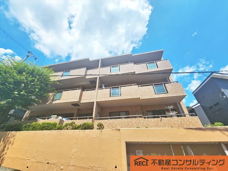 グランドメゾン六甲箕岡の外観