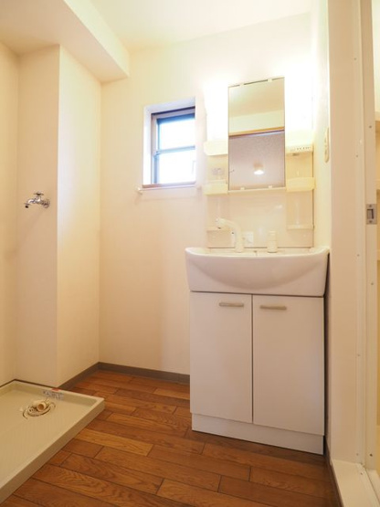【洗面所】 | クレベール | ※入居中または補修工事中のため、同タイプの写真です。実際とは異なる場合がございます。