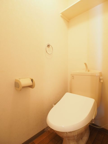 【トイレ】 | クレベール | ※入居中または補修工事中のため、同タイプの写真です。実際とは異なる場合がございます。