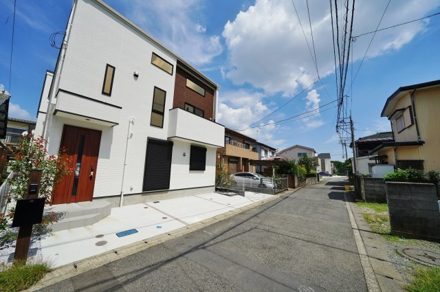 【横浜市瀬谷区宮沢2丁目48-9全２棟新築戸建て】★仲介手数料無料★（南瀬谷小学校・南瀬谷中学校）の前面道路含む現地写真