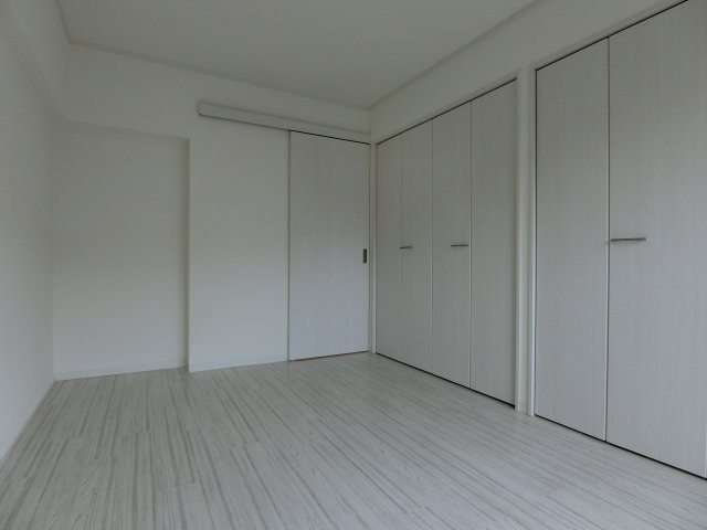 宮ノ前ビル【10,000円キャッシュバック対象物件】の洋室|きれいな洋室です