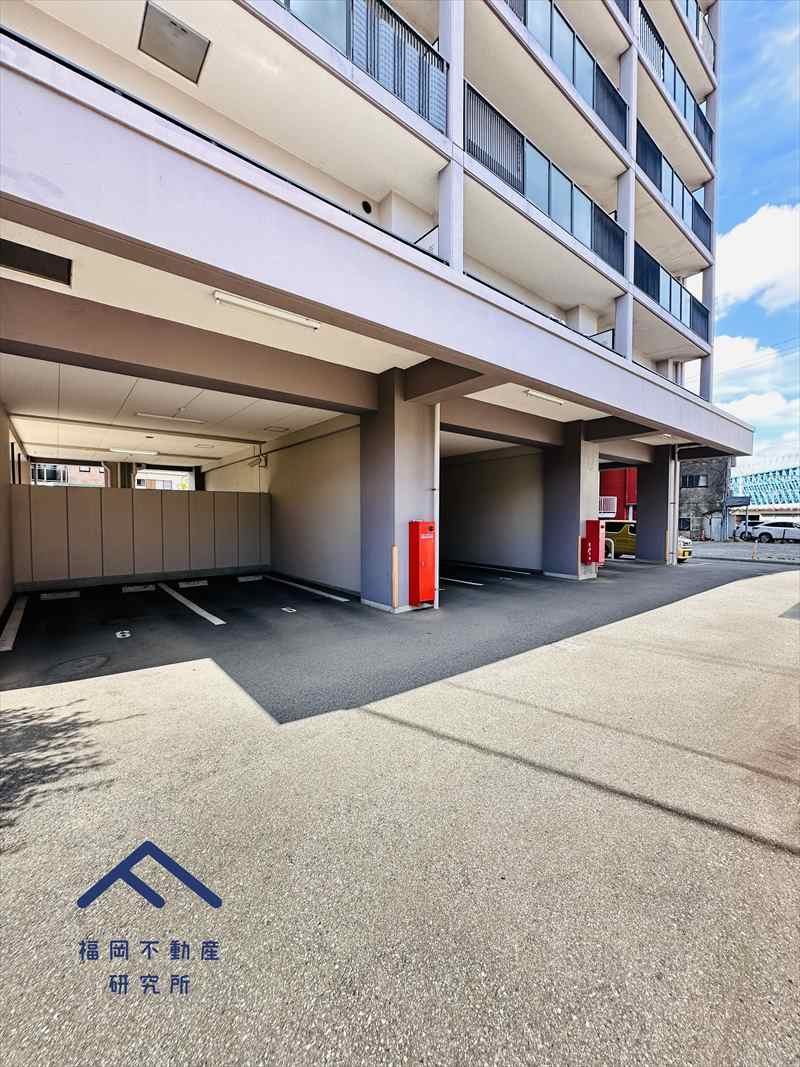 グリーンマンションラフィネ鳥栖の駐車場
