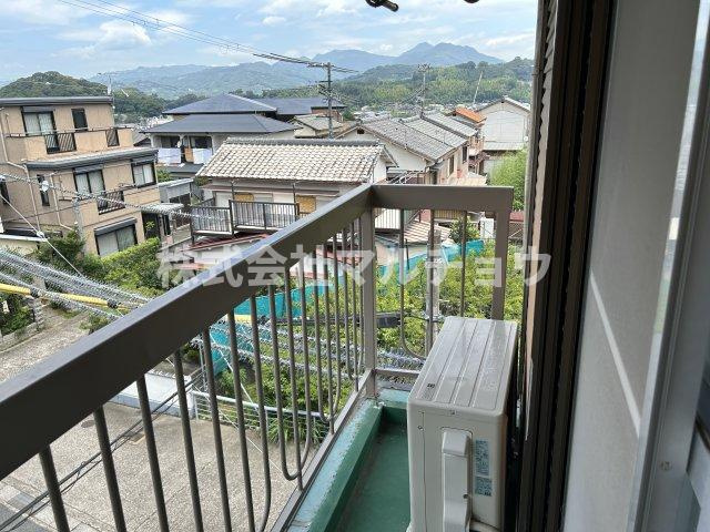 ニューコーポ紀宝のバルコニー|外からの目が気にならないバルコニーで洗濯物が干せます