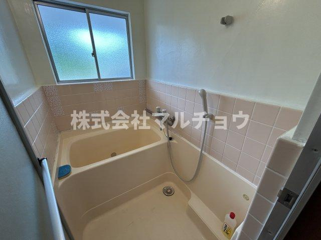 ニューコーポ紀宝の浴室|ゆったり過ごせるお風呂です