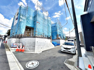 【前面道路含む現地写真】