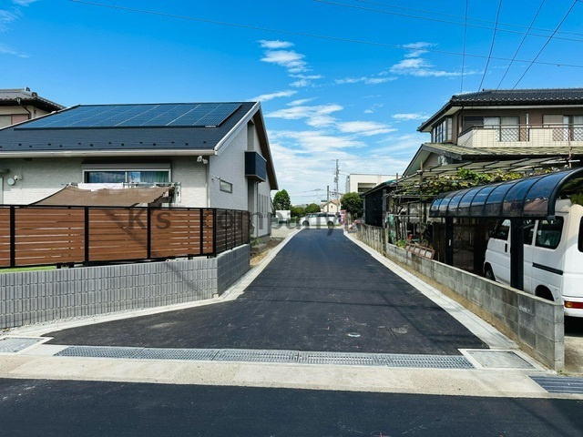 ■高座郡寒川町一之宮一丁目　売地　2区画　の前面道路含む現地写真|開発道路の入り口周辺スペース◇