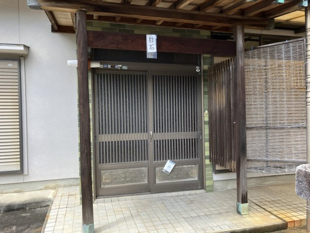 和気町2丁目戸建の玄関